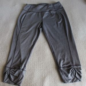 Cropped Grey Workout Leggings